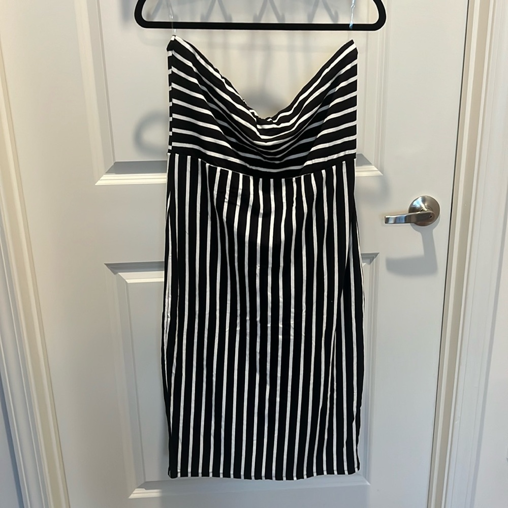 NWOT Fashion Nova B+W Striped Dress (1X)